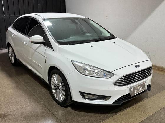 FORD FOCUS 2.0 TITANIUM FASTBACK 16V FLEX 4P POWERSHIFT